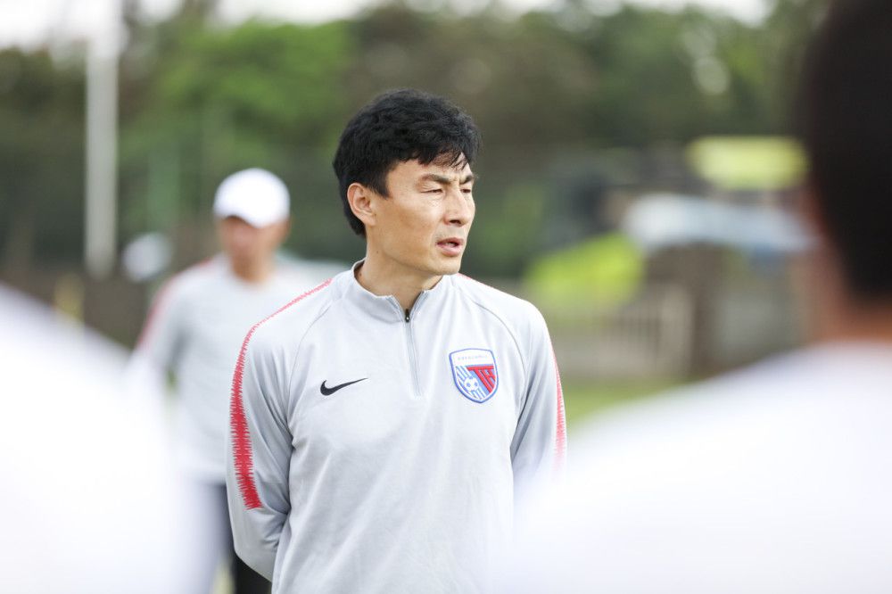 英超第14轮，阿森纳主场2-1战胜狼队。